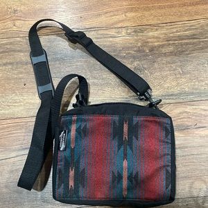 Nice crossbody bag by Boulder Colorado, Dia Pak like new